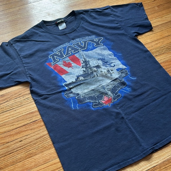 Vintage Royal Canadian Navy T-Shirt / Large - Picture 4 of 7